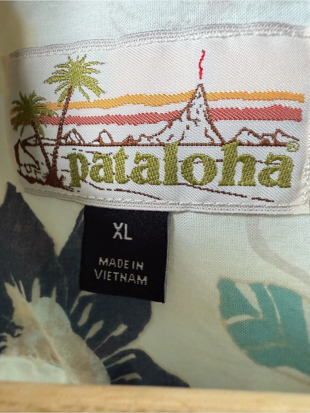 PATAGONIA Pataloha Hawaiian Shirt Malihini Aloha Tropical Floral Vacation XL